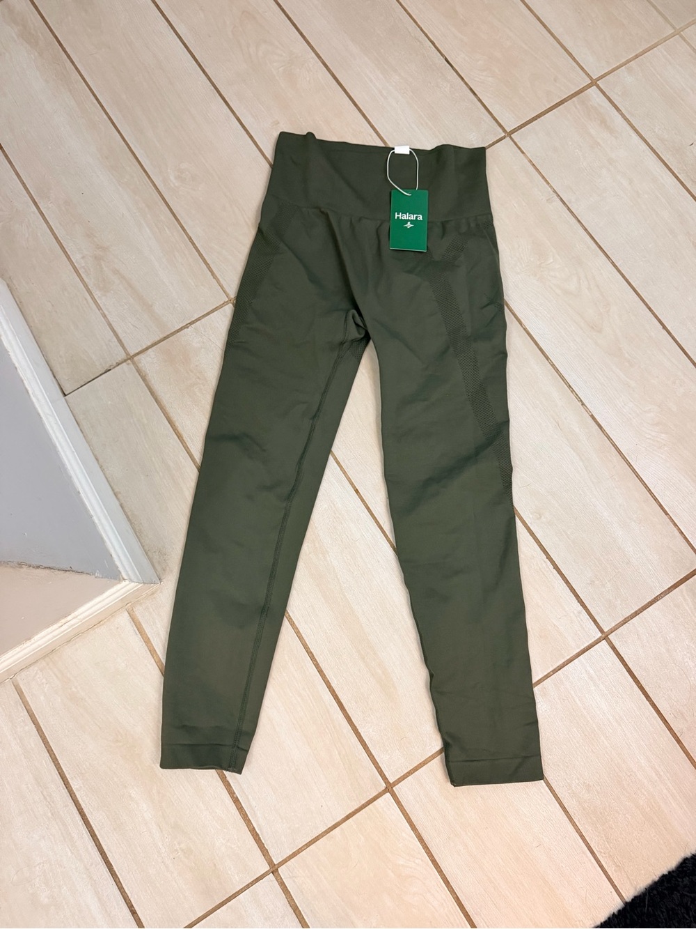 HALARA Olive Leggings with High Waist